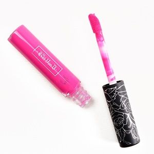 Kat Von D everlasting lipstick in Backstage Bambi